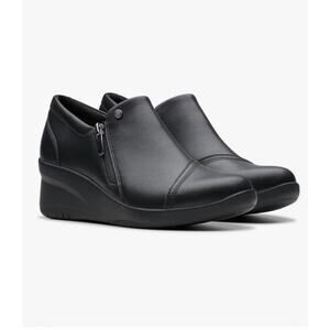 Women's Clarks Suttyn Zip Black Leather Loafers Size 9 M NIB Comfort Classic